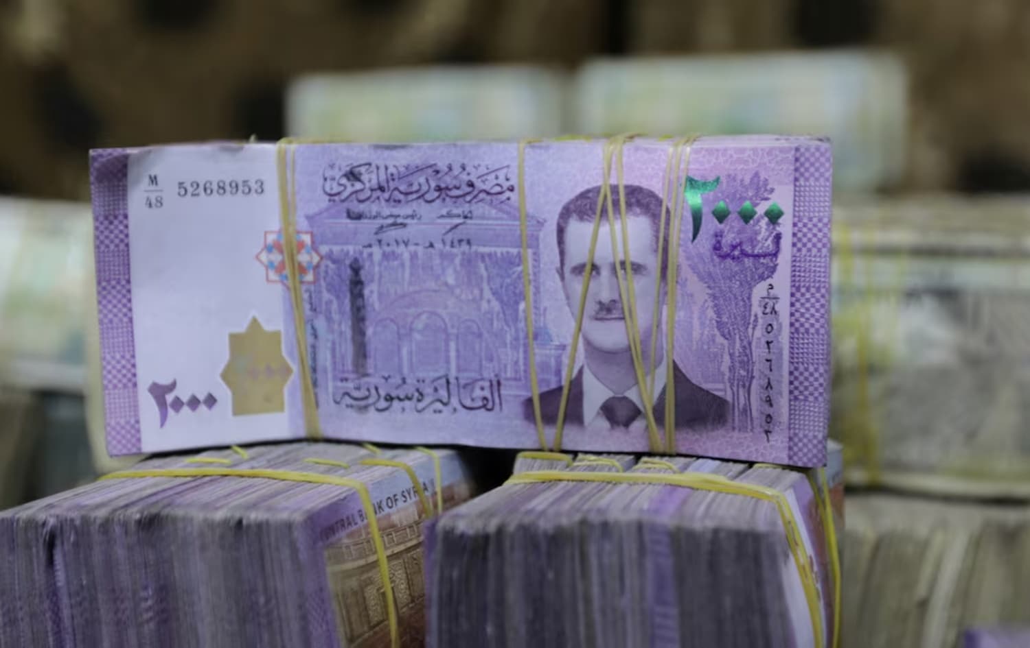 بانکی ناوەندیی سووریا وادەی گۆڕینەوەی دراوە کۆنەکەی لە پارێزگاکانی رۆژهەڵات درێژکردەوە