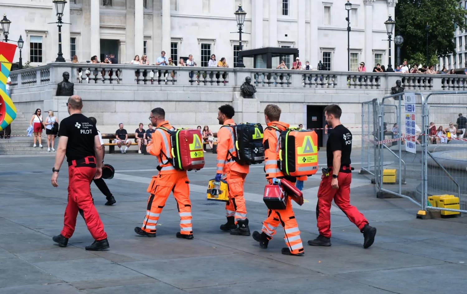 Londra'da bıçaklı saldırıda 4 kişi yaralandı