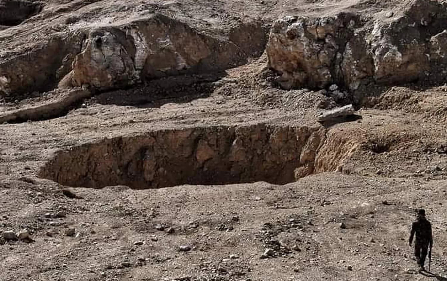 پەرلەمانتارێکی نەینەوا: چاڵی خەسفە 8 هەزار تەرمی تێدایە