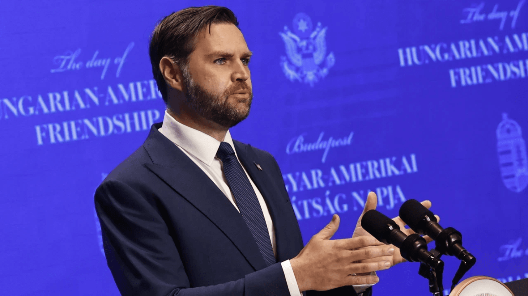 Vance: Hürmüz Boğazı'ndan petrol ve doğalgaz akışını artırmayı hedefliyoruz