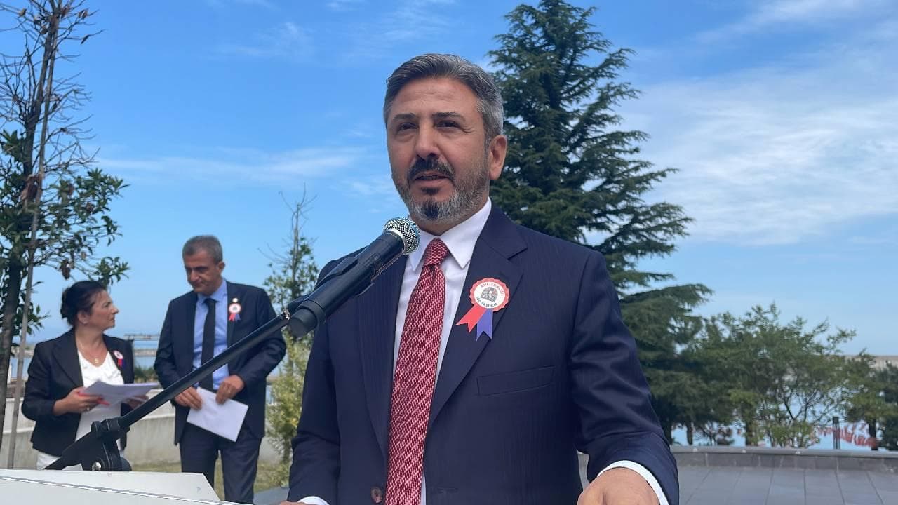 Bakan Yardımcısı Aydın, Kürdistan bayrağının yer aldığı görseli paylaştı, ardından sildi