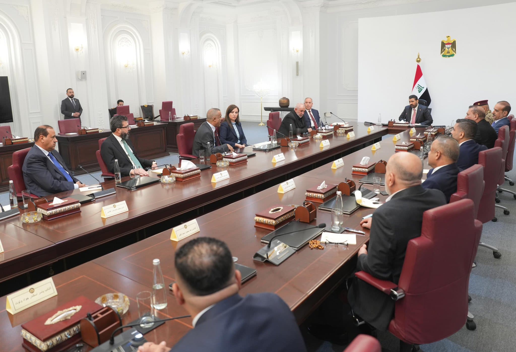 Iraq orders draft law to confine weapons to state