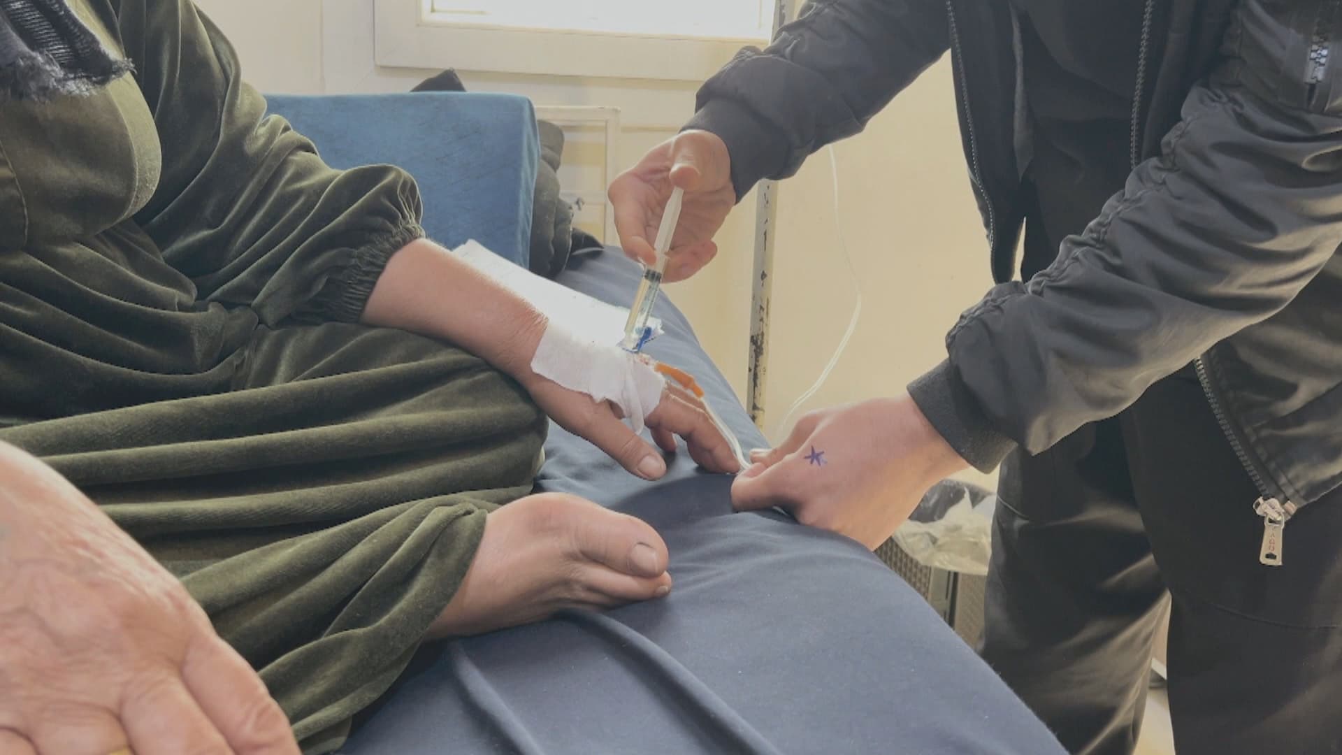 چیرۆکی دوو نەخۆش لە هەولێر؛ خەریکبوو ئازارشکێن ببێتە هۆی گیانلەدەستدانیان