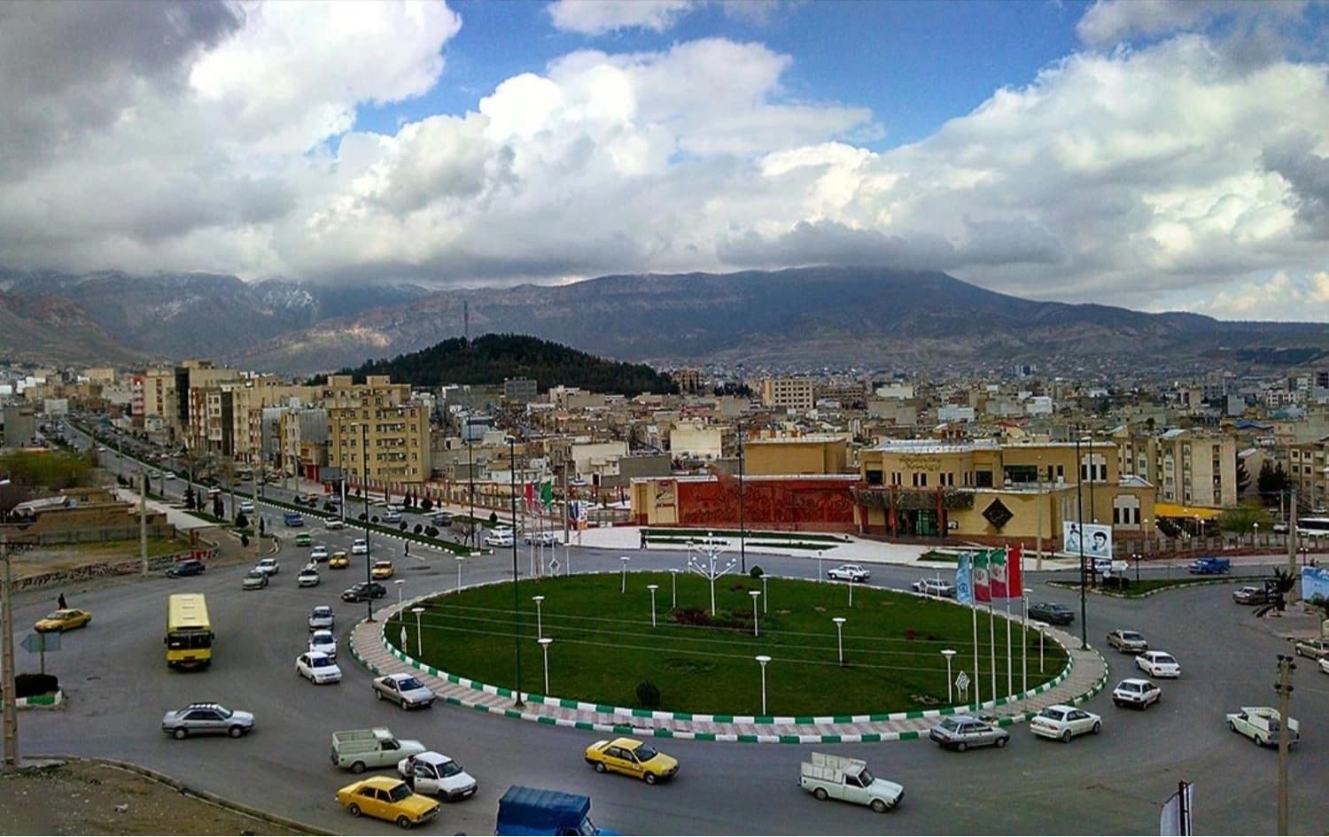 شەپۆلی گەرما و بێ کارەبایی دەوامی لە دوو شاری ئیلام پەکخست