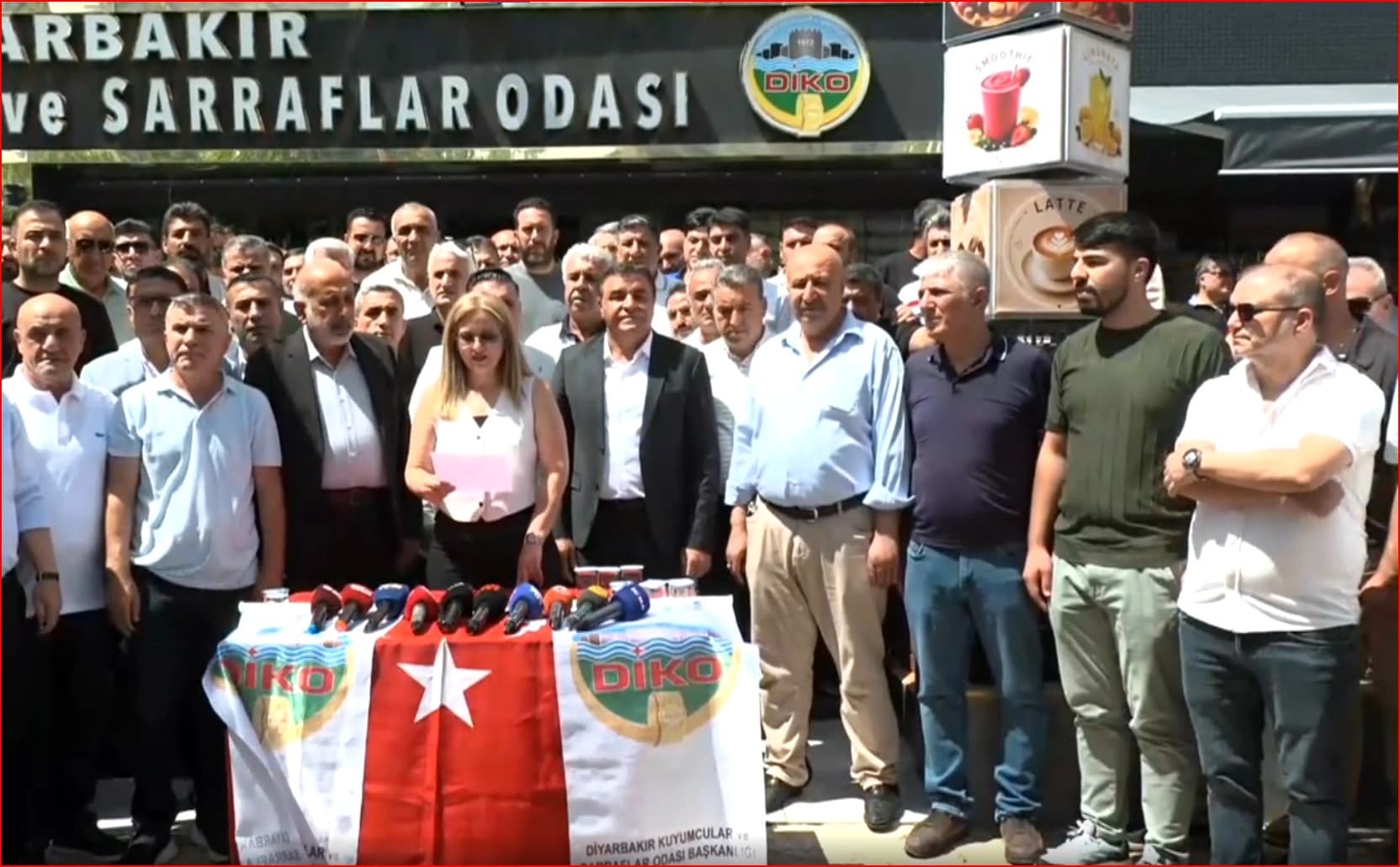 Zêrkerên Amedê li hemberî êriş û diziyan rabûn ser pêyan