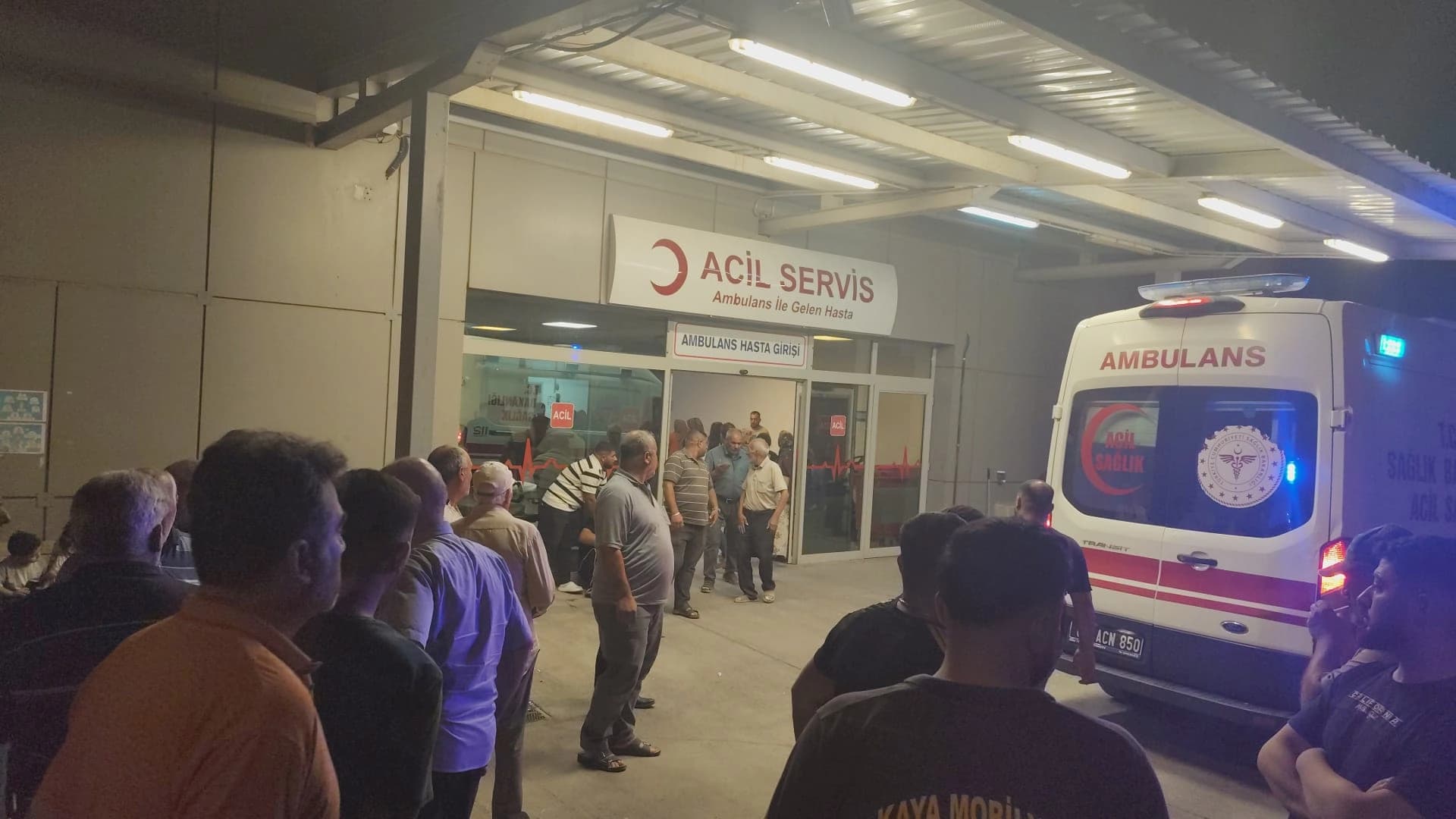 Urfa'da iki otomobil çarpıştı: 3 kişi öldü, 2 yaralı