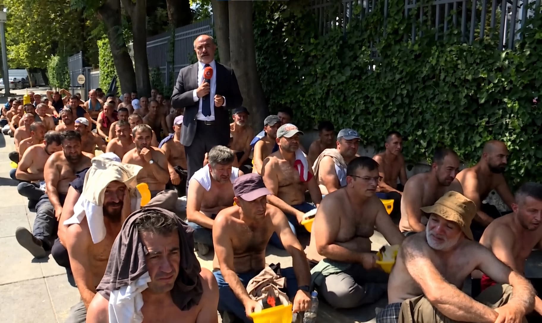 ENQERE - Karkerên madenê li pey mafên xwe ne: ‘Çavên wan nabînin, guhên wan ker in’