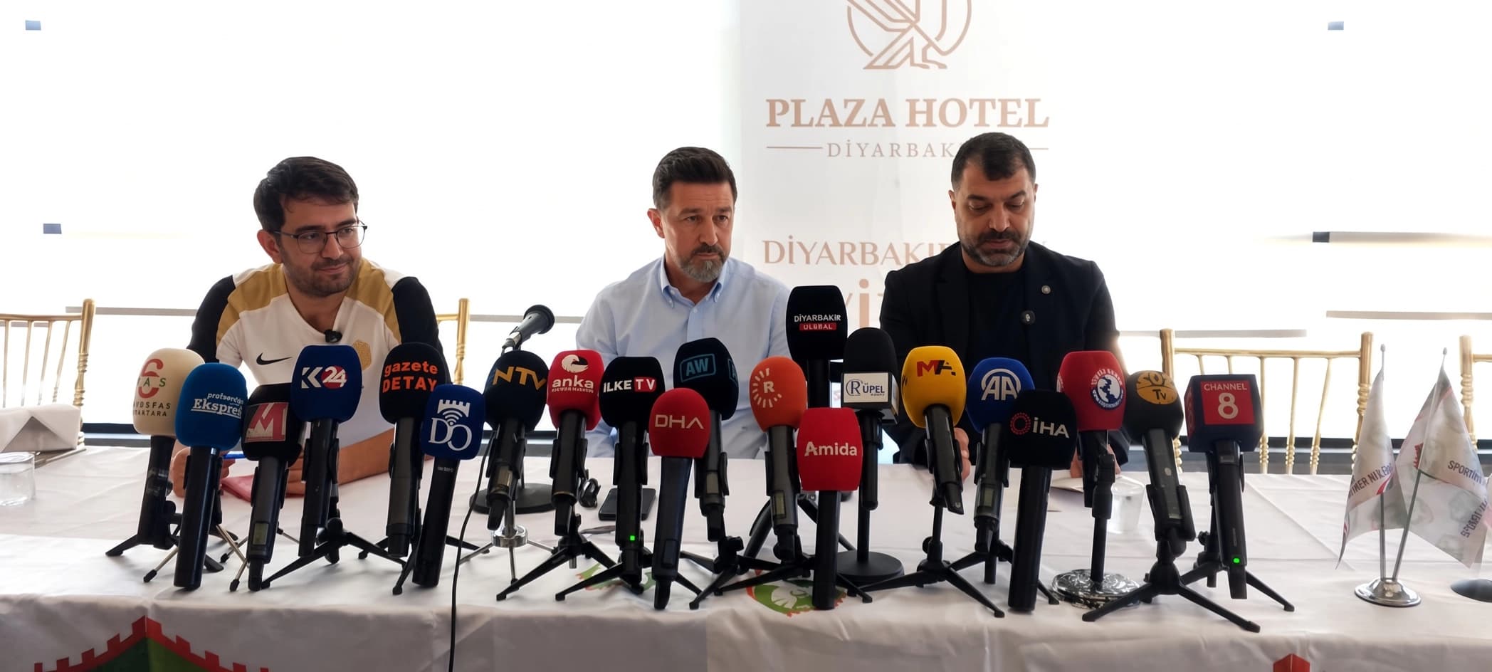 Besnik Hasi'den Rûdaw'a: Amedspor’un kimliğini oluşturmak için çalışacağız