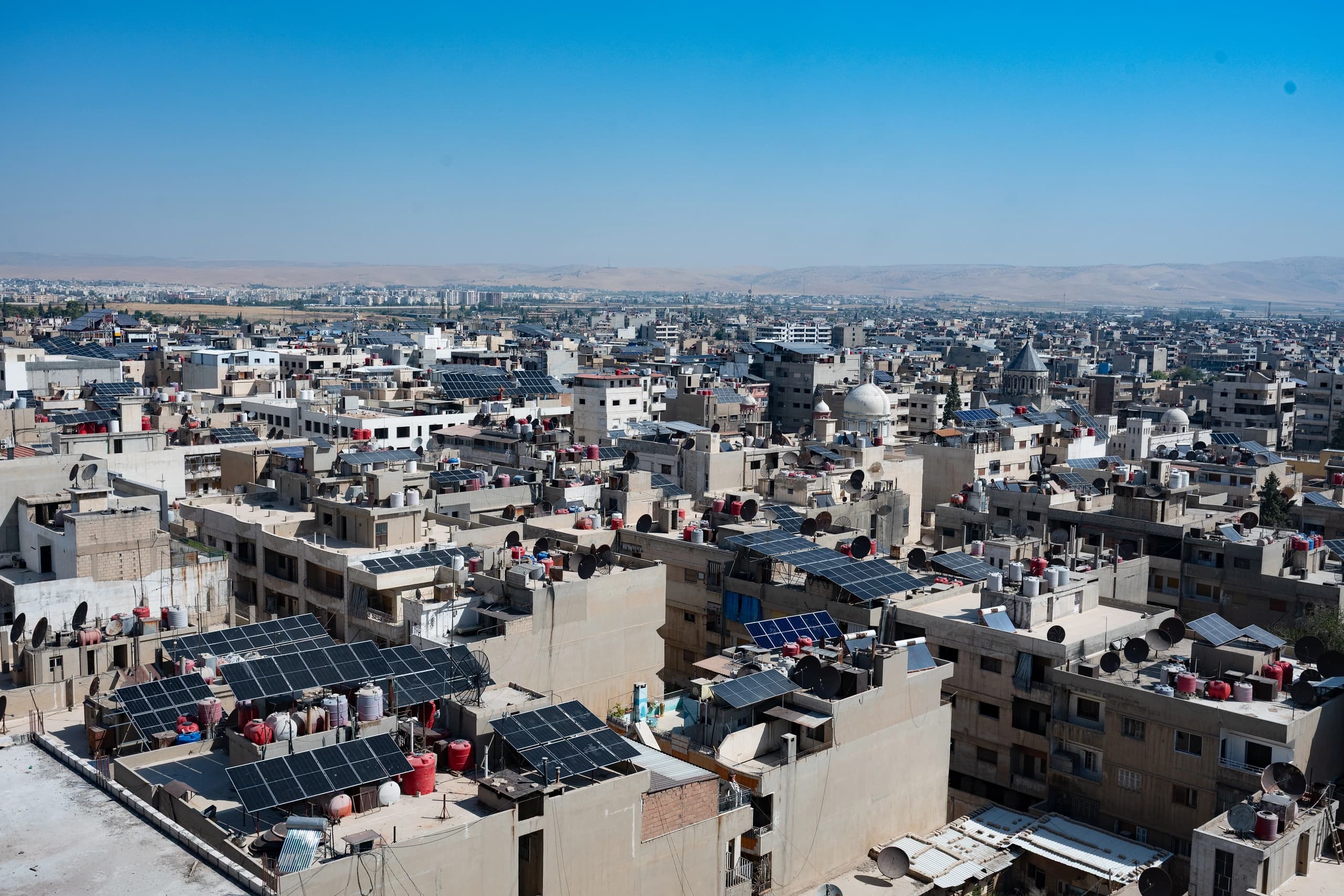 Qamishli residents turn to solar power as generator costs soar