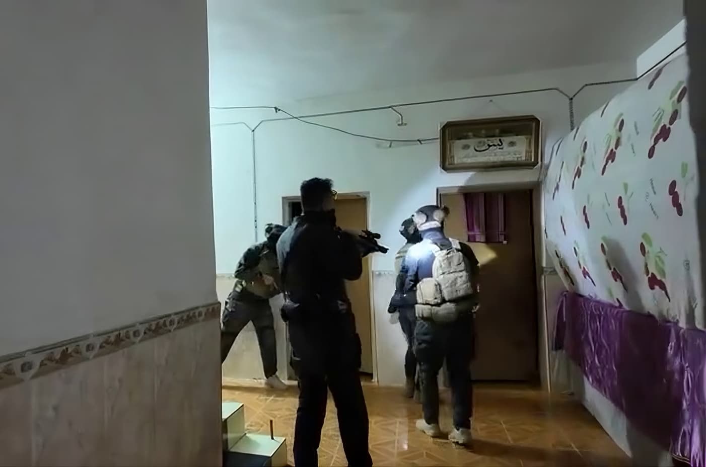 Iraq arrests 50 suspected drug traffickers, seizes manufacturing lab
