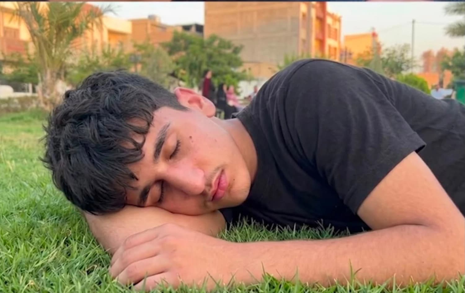 چاودێریی کۆمەڵایەتیی گەرمیان روونکردنەوە لەسەر دۆخی گەنجێکی بێ ماڵ و حاڵ دەدات