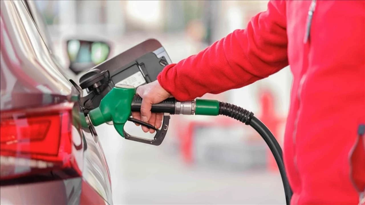Benzine yarından itibaren zam geliyor
