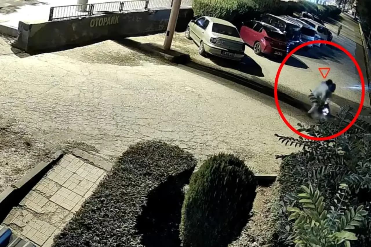 AMED - Dema zarok di hembêza wê de bû hat gulebarankirin