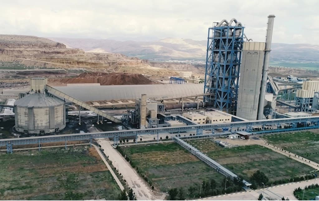 کارگەی چیمەنتۆی لافارژ لە بازیان