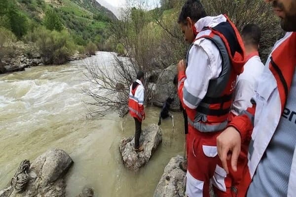 دوو خوشک لە لوڕستان لە ئاودا خنکان