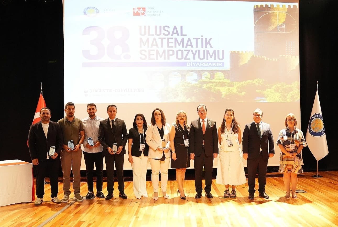 Dicle Üniversitesi matematikçileri sempozyumda bir araya getirdi