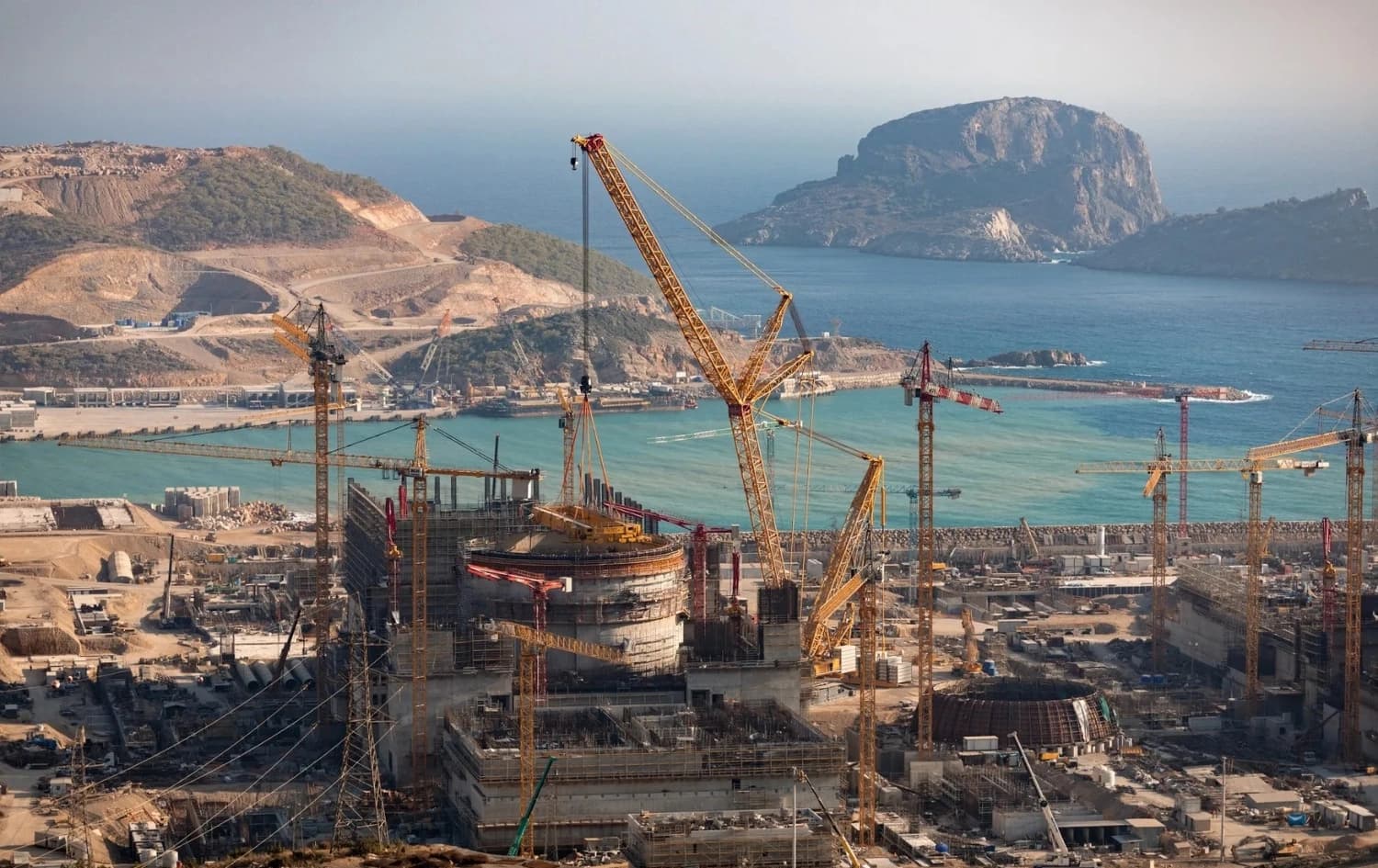 Rosatom: İkinci Rus uzman grubu Buşehr Nükleer Santrali'ne dönmeye hazırlanıyor