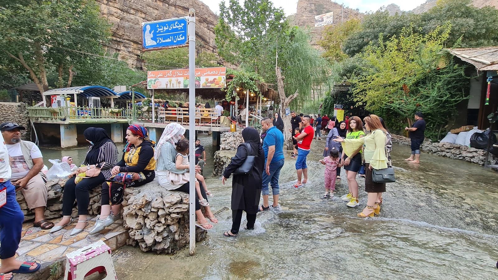 گەشتوگوزار: نزیکین لەوەی 100%ـی نووسینی سەر تابلۆکان بکەینە کوردی