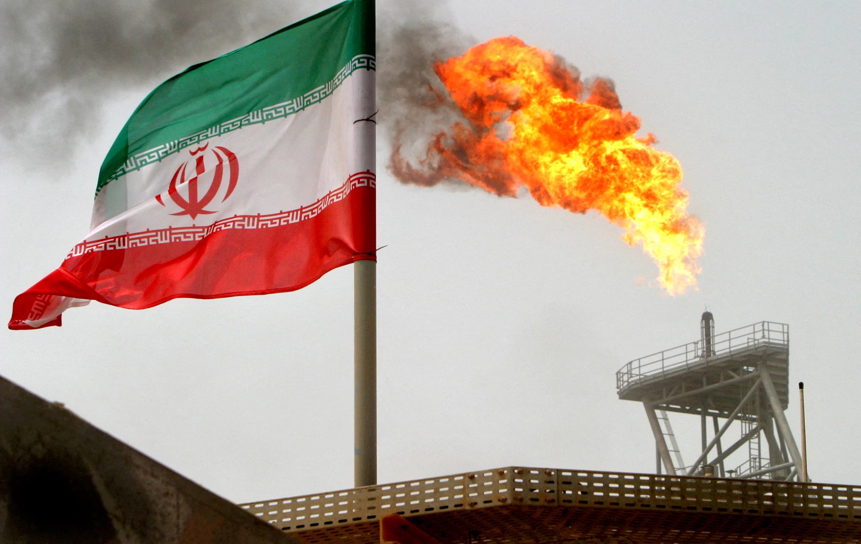 وەزیری نەوتی ئێران: هەندێک جار گەمارۆکانی ئەمریکامان تێپەڕاندووە