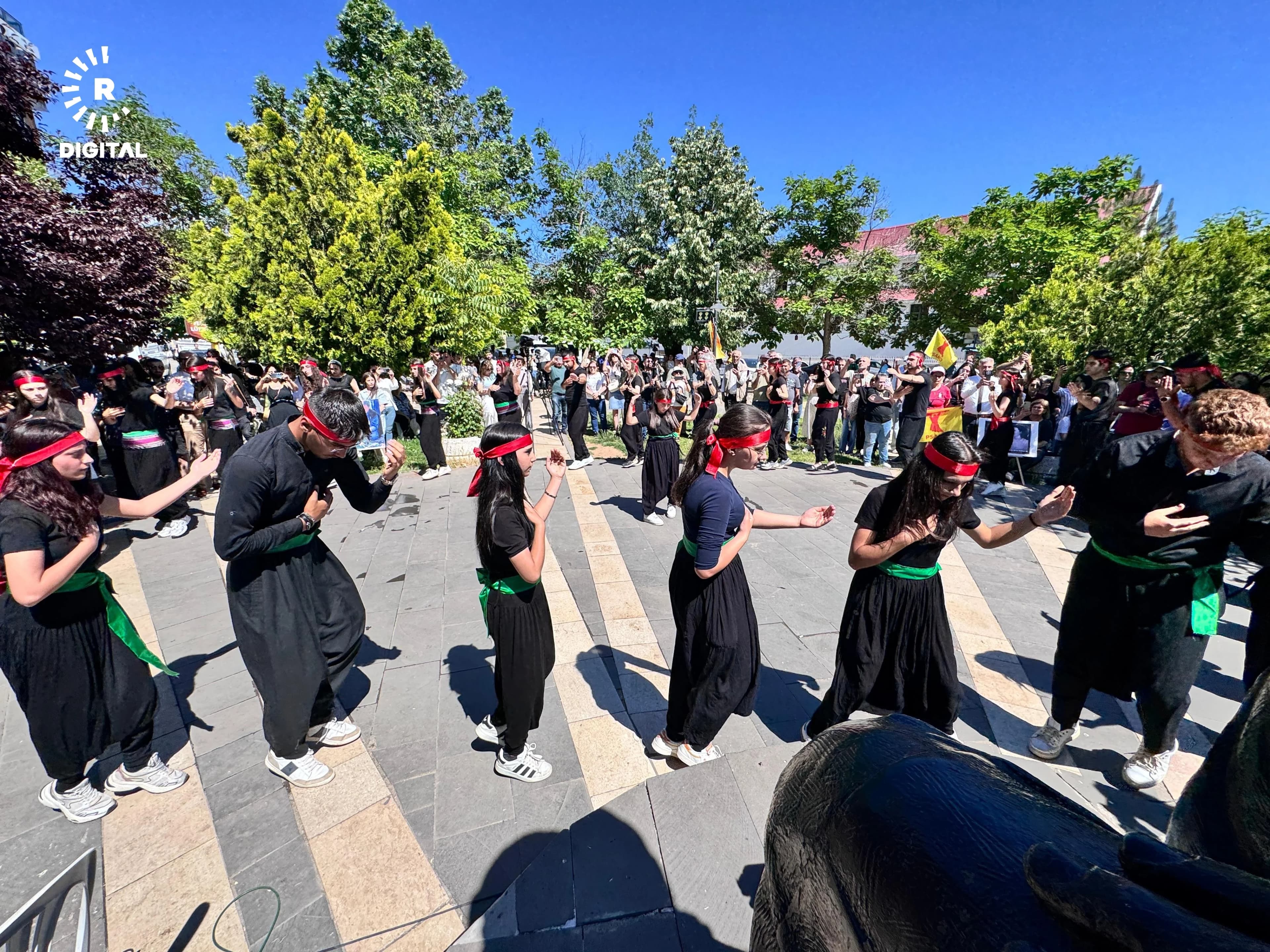 Alevi Ocak mensuplarından Alevi Aydınlar Bildirgesi'ne destek: Barışın yolu geçmişi yok saymaktan geçmiyor
