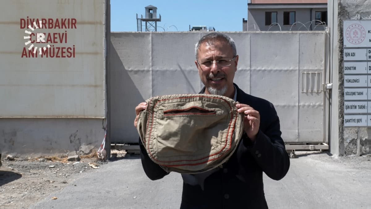 Mehdi Zana'dan kalan miras: Cezaevinde dikilen 43 yıllık çanta müze yolunda