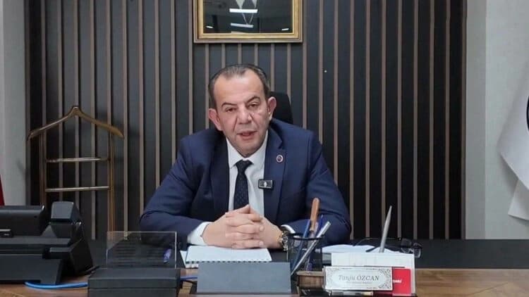 Duruşmada fenalaşan Tanju Özcan bayıldı