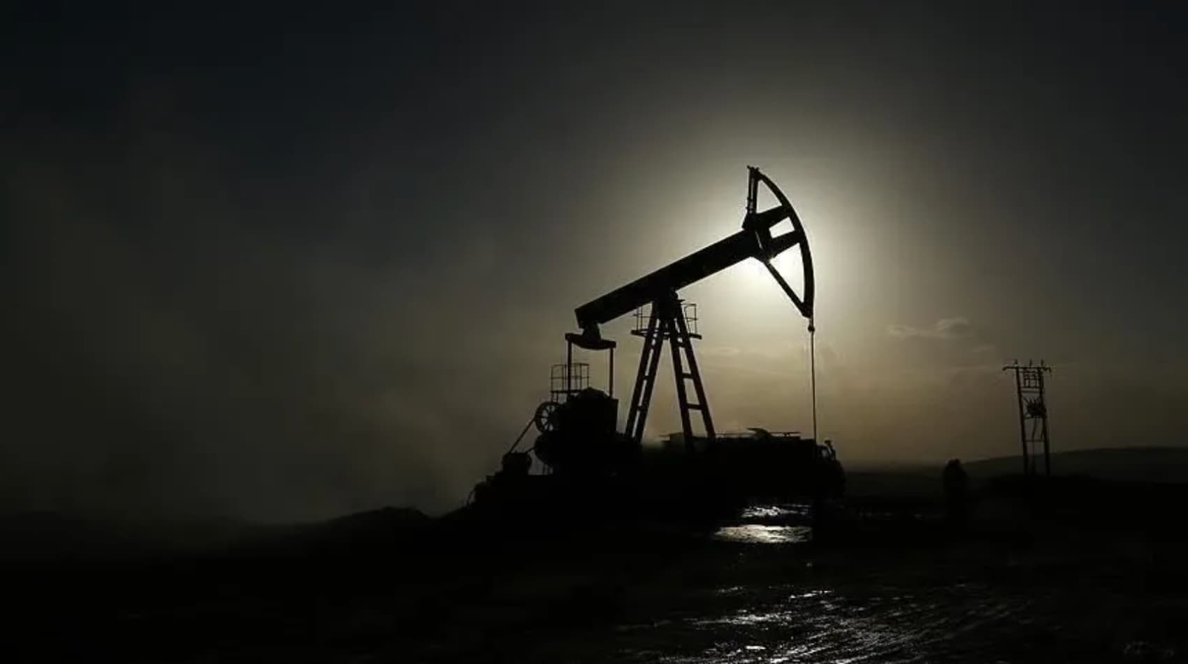 Petrol, Ortadoğu'da savaşın uzayacağı endişesiyle yükseliyor