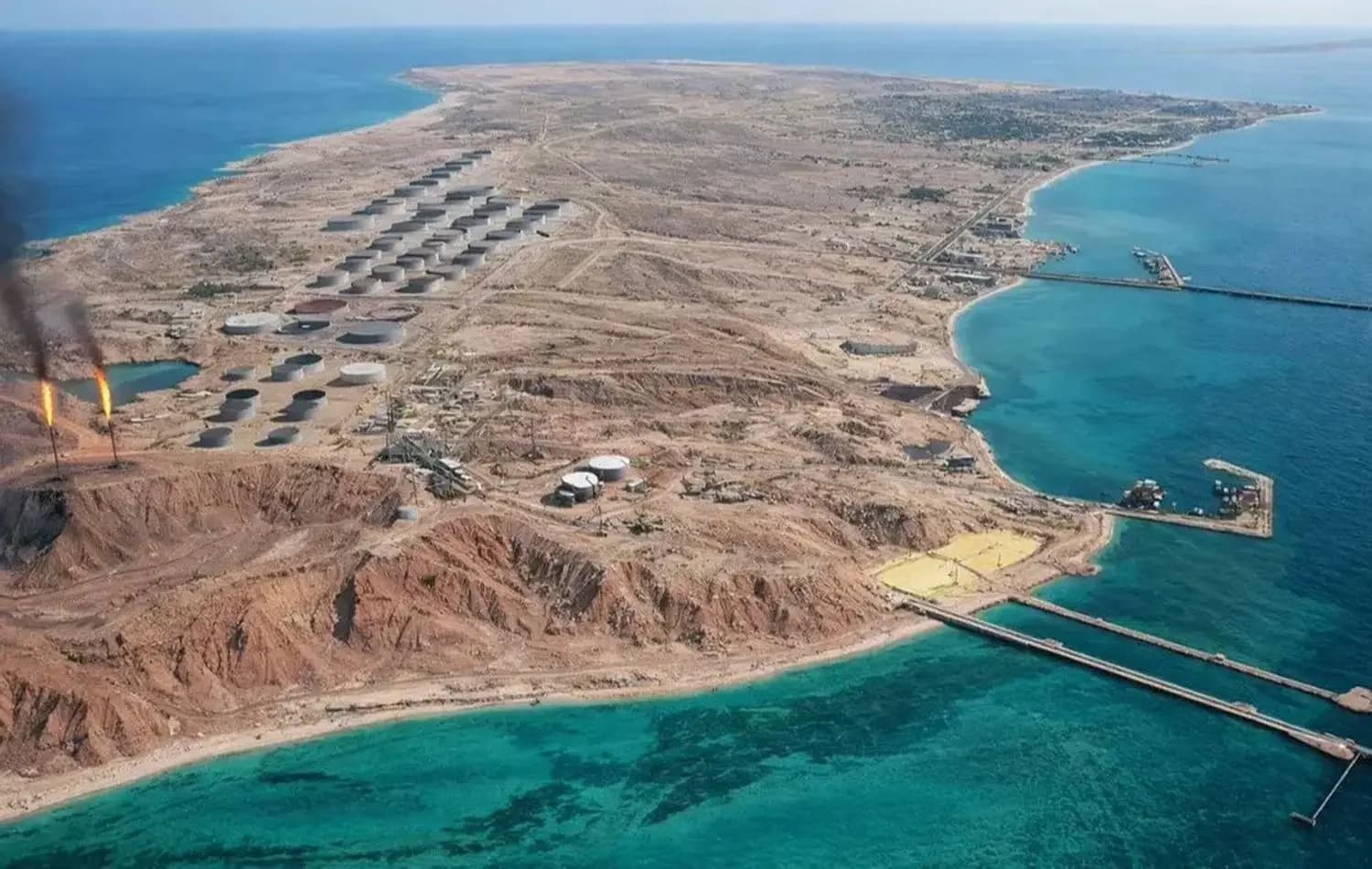 İran basını: Hark Adası ile Cask kenti yakınlarında patlama sesleri duyuldu