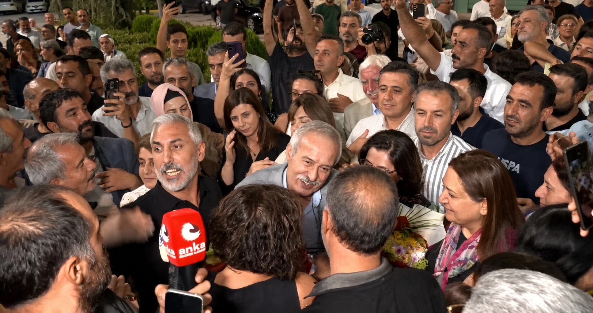 Mizrakli li Amedê ye: Çakêtê min maç dikin û dibêjin ‘Bêhna Demîrtaş jê tê’