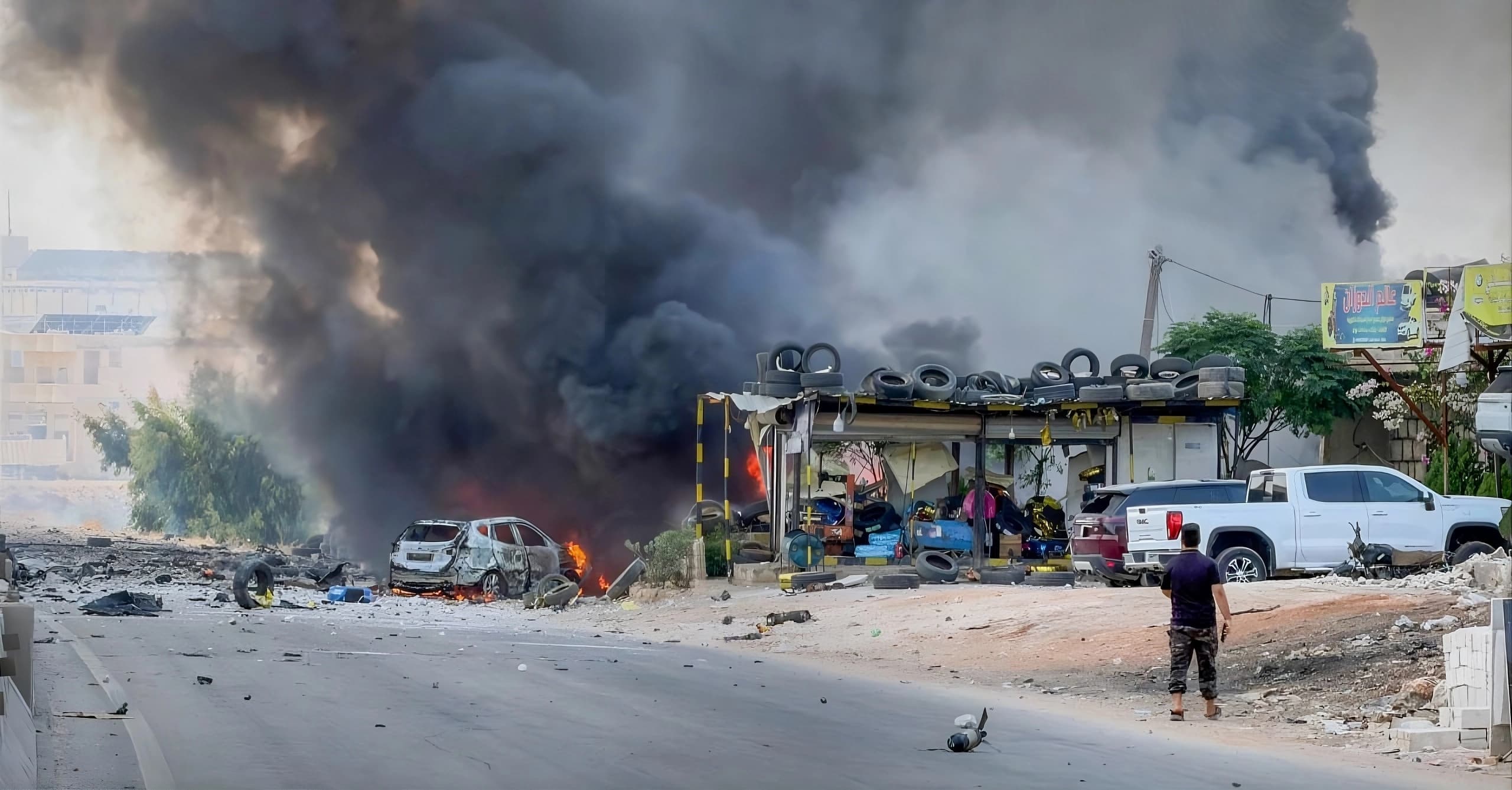 Blast at Syrian weapons depot kills 14, injures 14