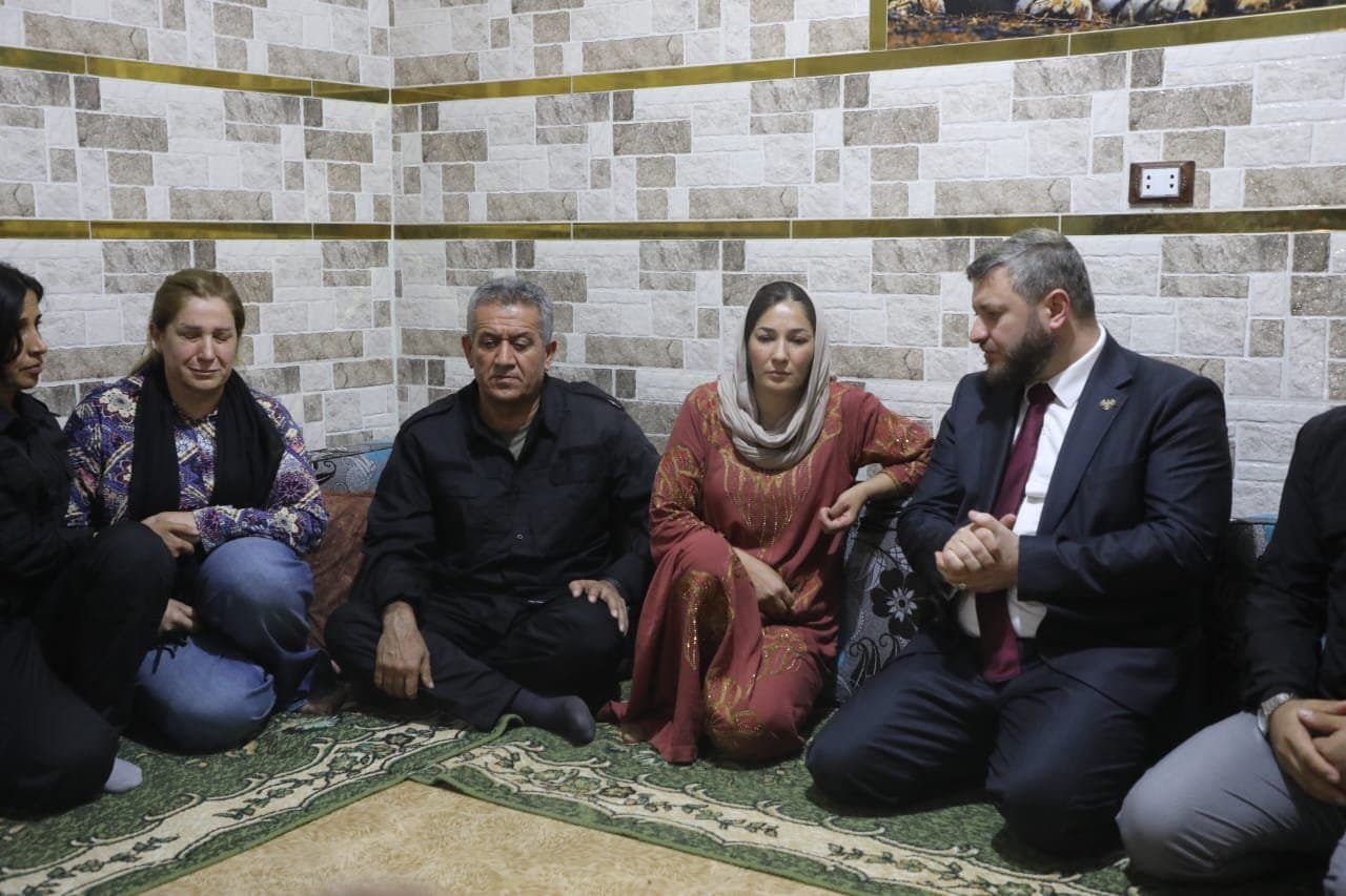 Haseke Vali Yardımcısı ve Siyamend Efrin’den katledilen Sipan’ın ailesine ziyaret
