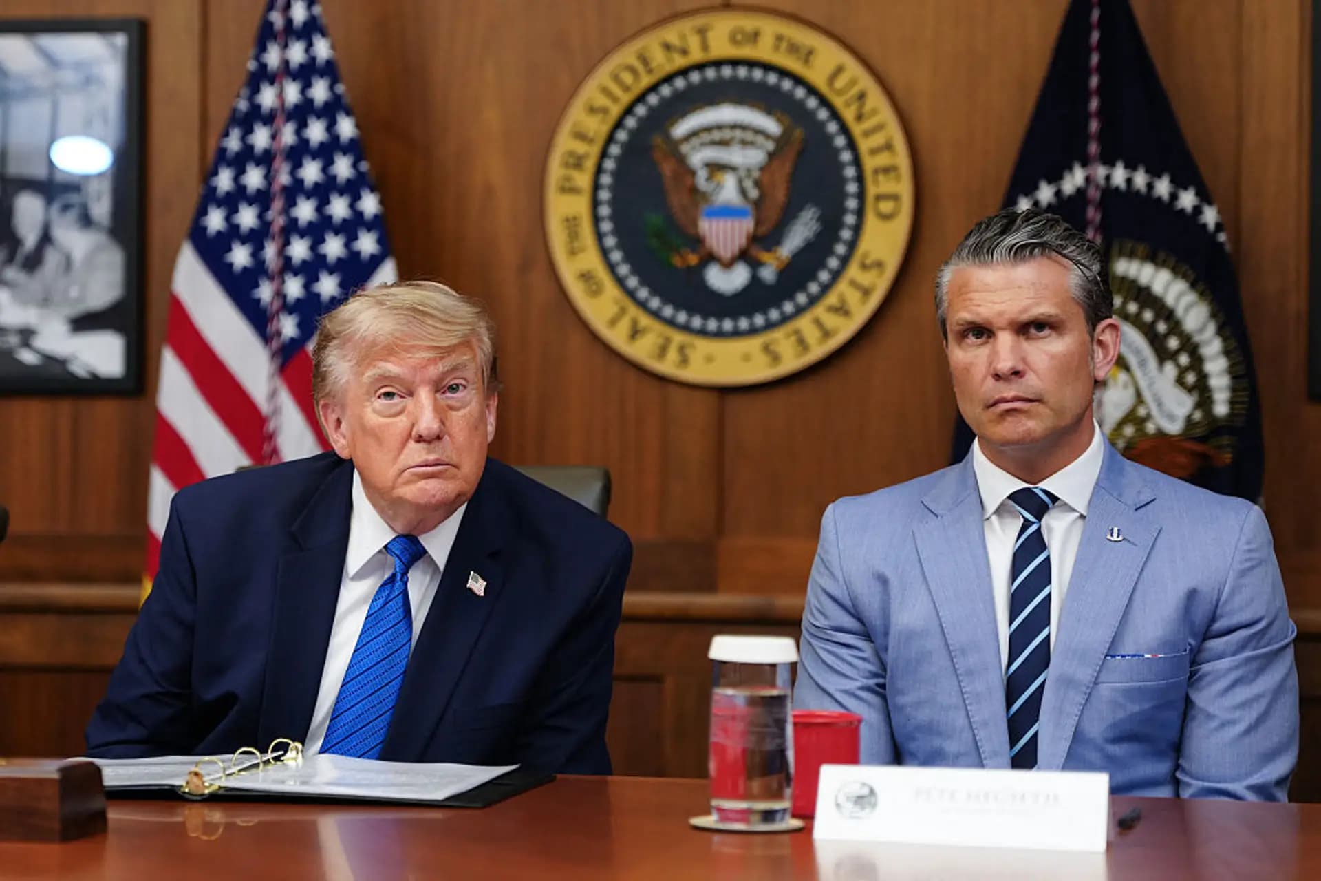 CNN: Hegseth, İran'dan kurtarılan iki pilotun TV programına çıkması için baskı yaptı