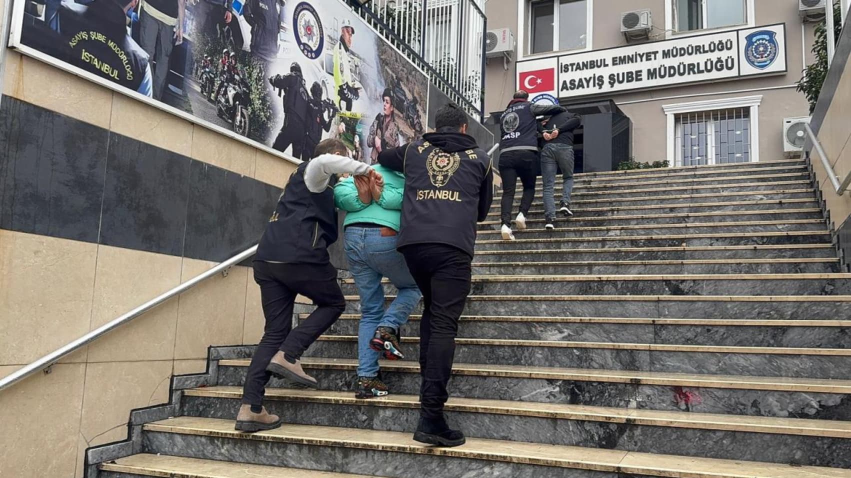 İstanbul merkezli 11 ilde operasyon: 39 kişi gözaltına alındı