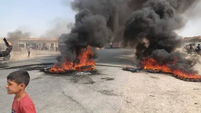 Deyrezor'da maaş ve akaryakıt protestosu