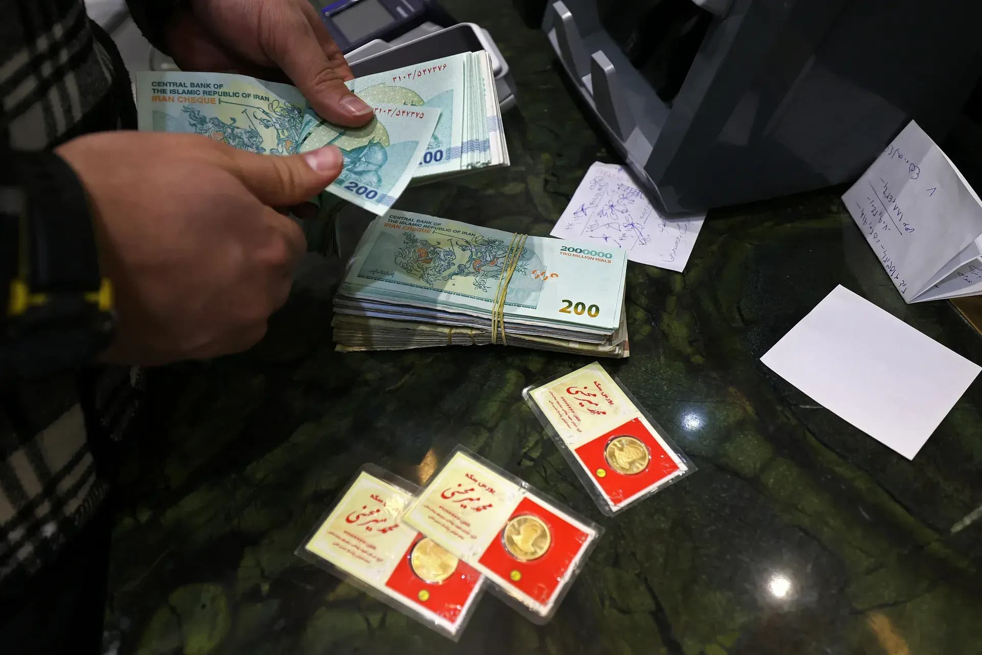 حکومەتی ئێران 300 هەزار تمەن بۆ کۆبۆنی خۆراکی هاووڵاتیان زیاد دەکات