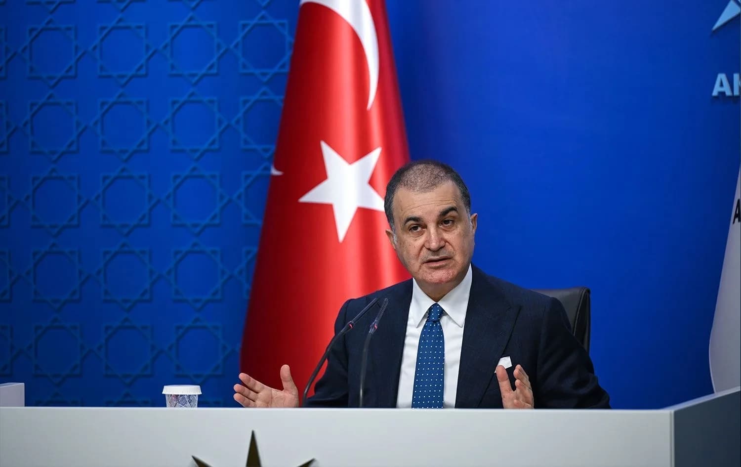 ئاکپارتی پێشوازی لە هەڵوەشاندنەوەی یەبەشە دەکات: "دەبێت پرەنسیپی 'یەک سوپا' لە عێراق جێبەجێ بکرێت"