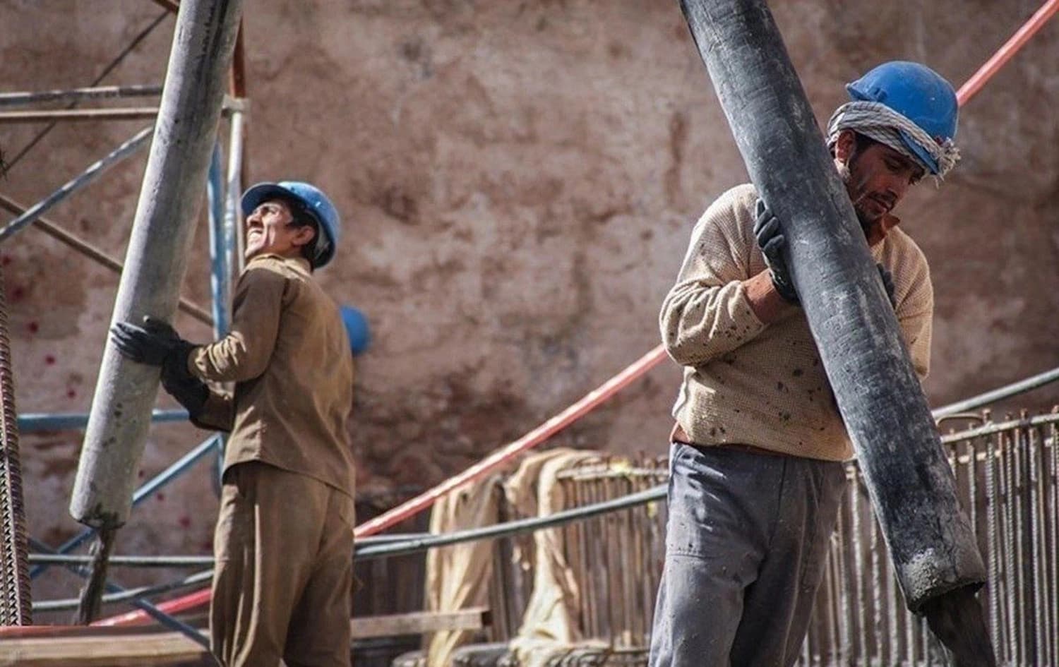 دوای بەدواداچوونی رووداو؛ وەزارەتی کار لێکۆڵینەوە لە کێشەی کرێکارانی کارگەیەکی چیمەنتۆ دەکات