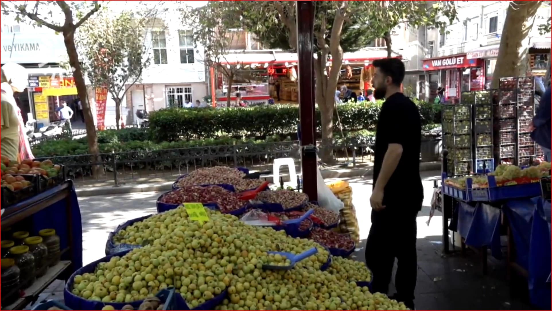 Kurdên li Stenbolê ji bo amadehiya zivistanê berê xwe didin 'Bazara Jinan'