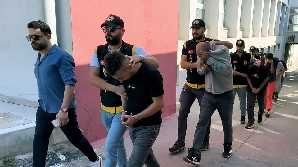 İstanbul'da masaj salonlarına eş zamanlı fuhuş operasyonu: 31 gözaltı