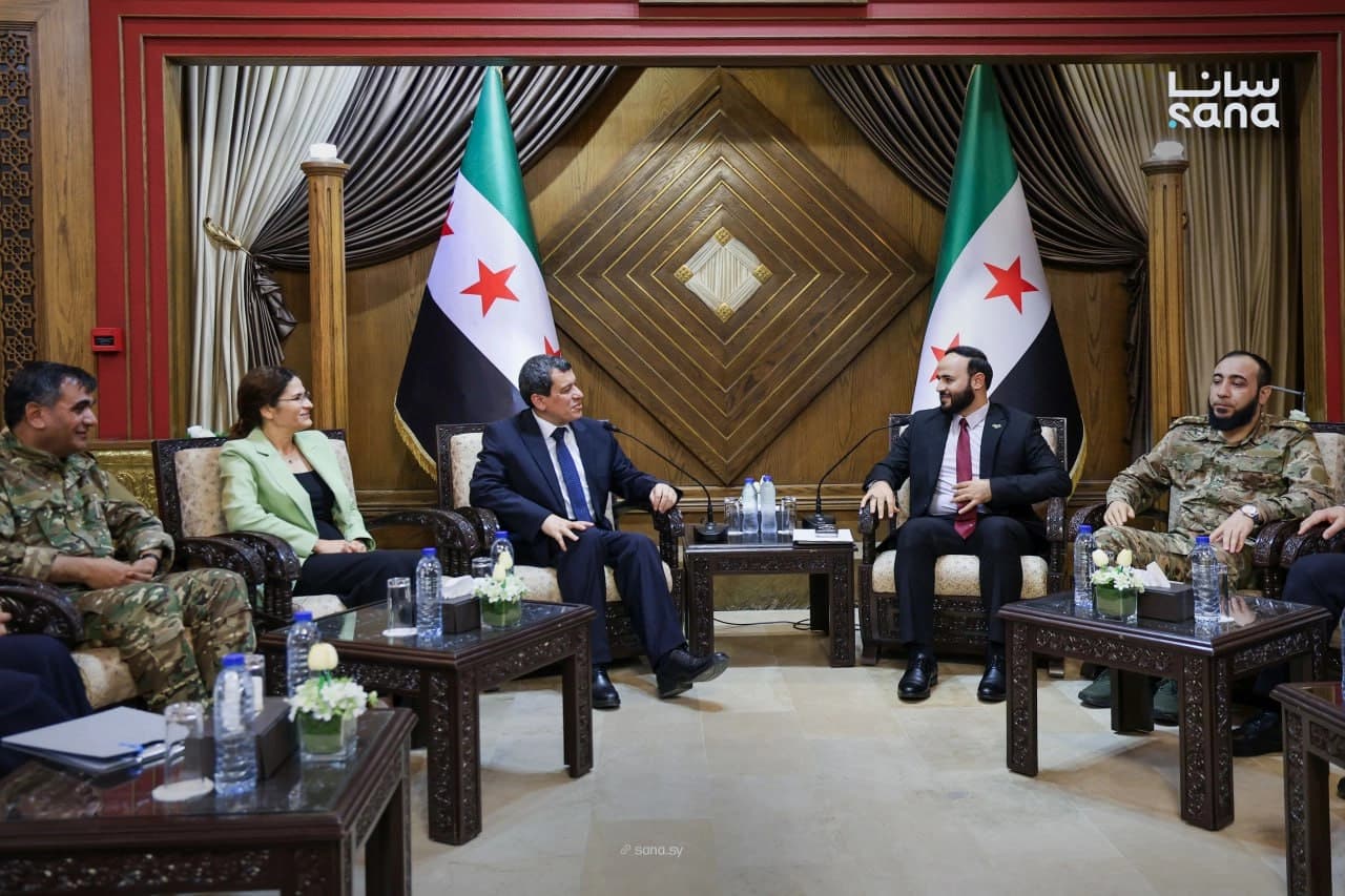 Mezlûm Ebdî û parêzgarê Helebê li ser vegera Efrîniyan civiyan