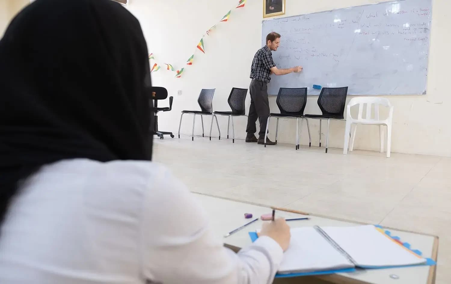 Irak Parlamentosu Eğitim Komisyonu: Kürdistan Bölgesi’ndeki sözleşmeli öğretmenler kadroya alınmalı