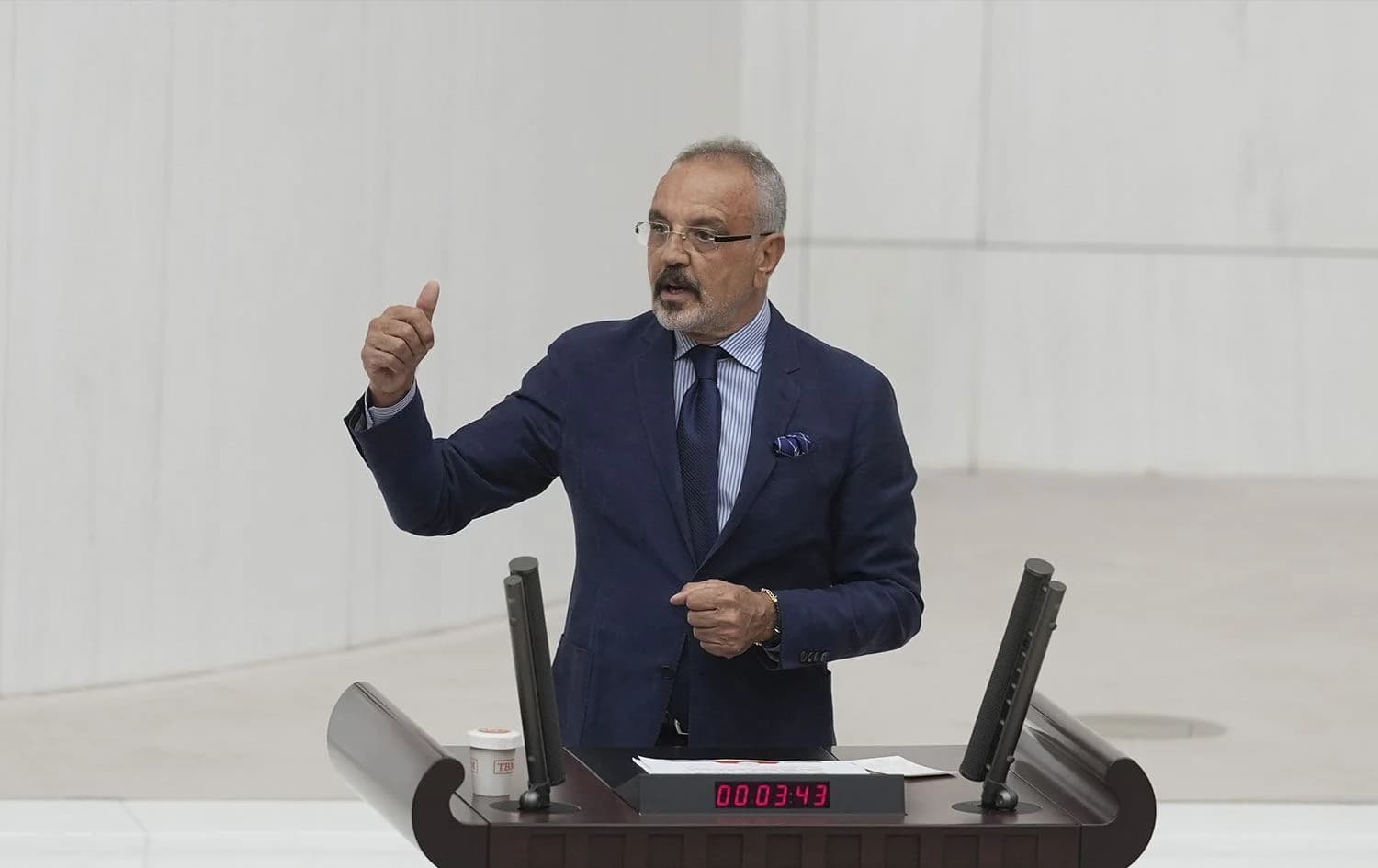 Sırrı Sakık Demirtaş’ı ziyaret etti: Arkadaşlarımızın özgürlüğü ‘çerçeve yasaya’ bağlanmamalıdır