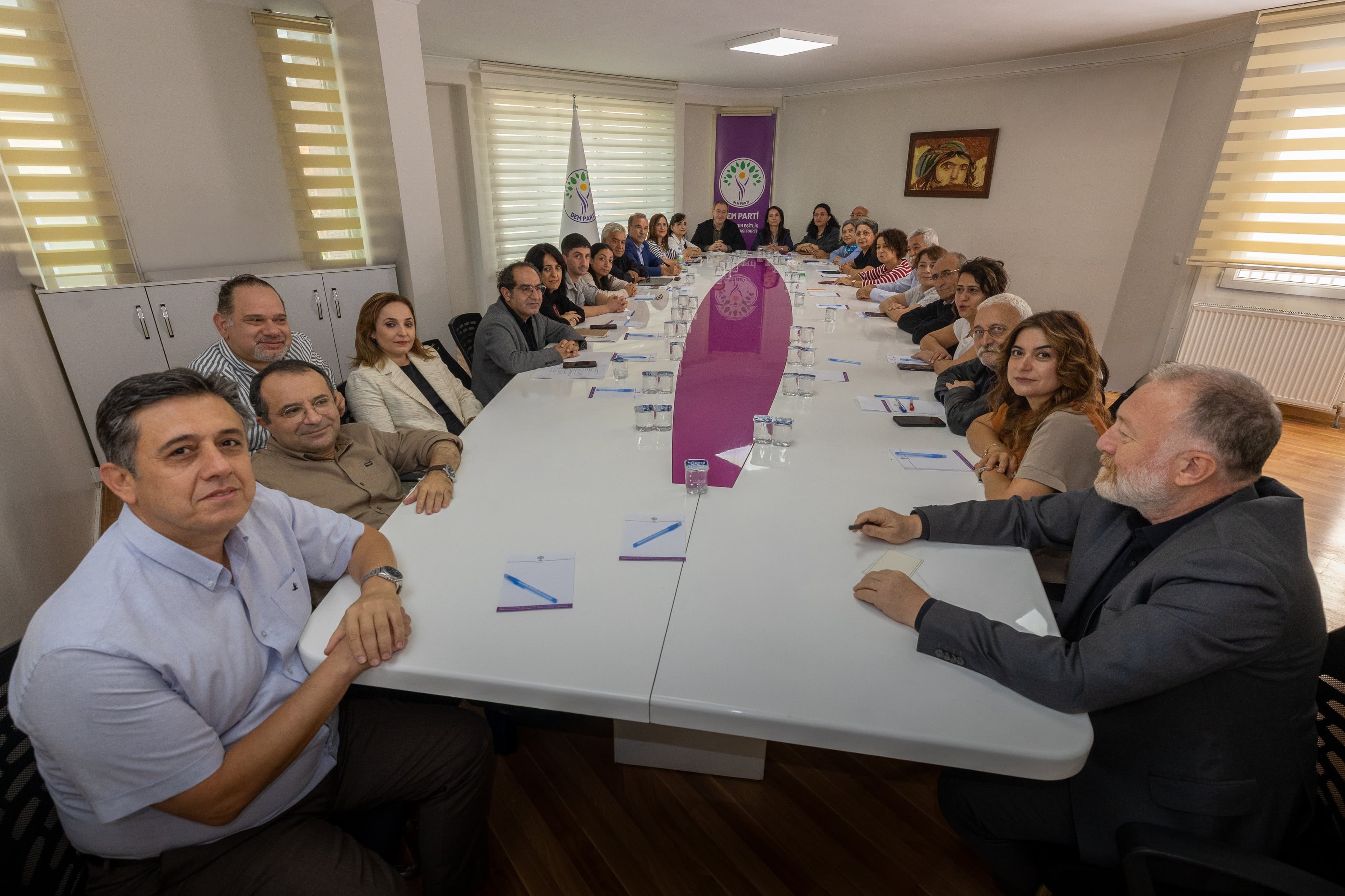 DEM Parti MYK’de görev dağılımı belli oldu