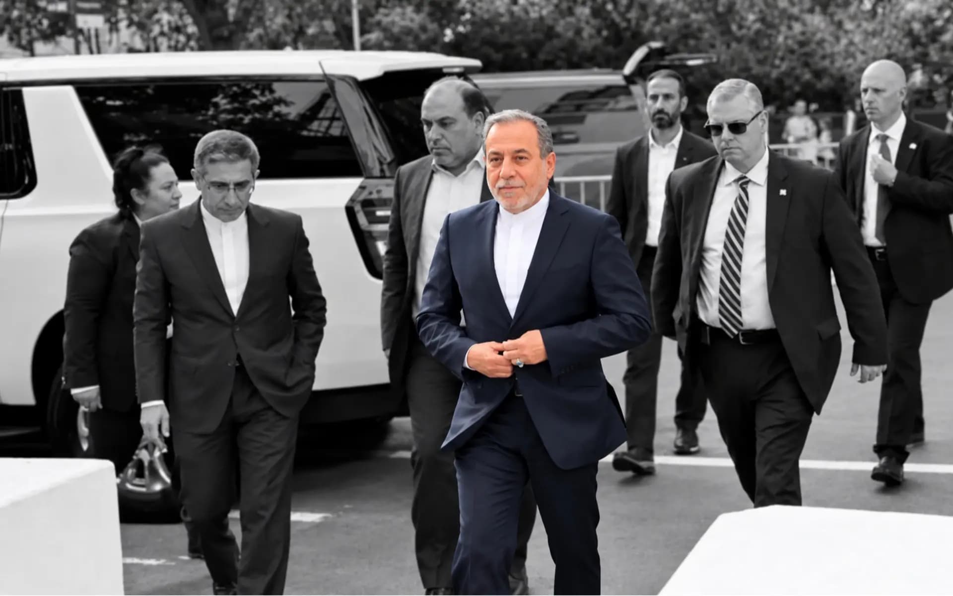 Devrim Muhafızları’na yakın medya: ABD ile görüşen Erakçi özür dilesin!