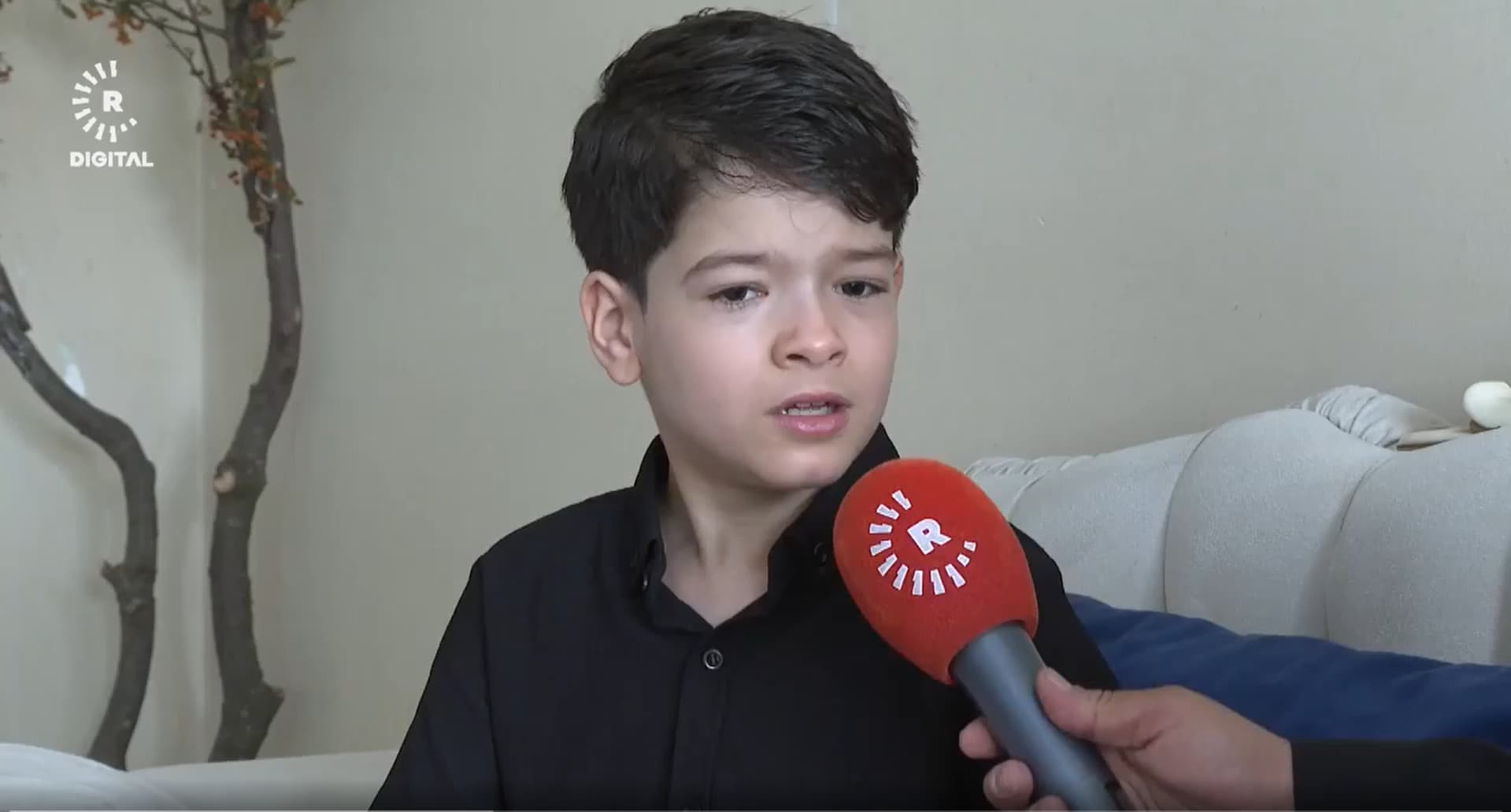 11 yaşındaki Kürt müziği fenomeni Rohan Sefo’nun sosyal medya hesapları kapatıldı
