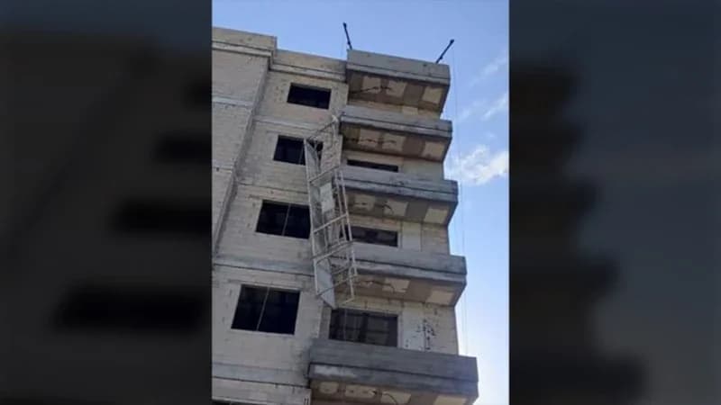 MÊRSÎN - Serdar û Delîl ji skeleya avahiyê ketin, Serdar nehat rizgarkirin