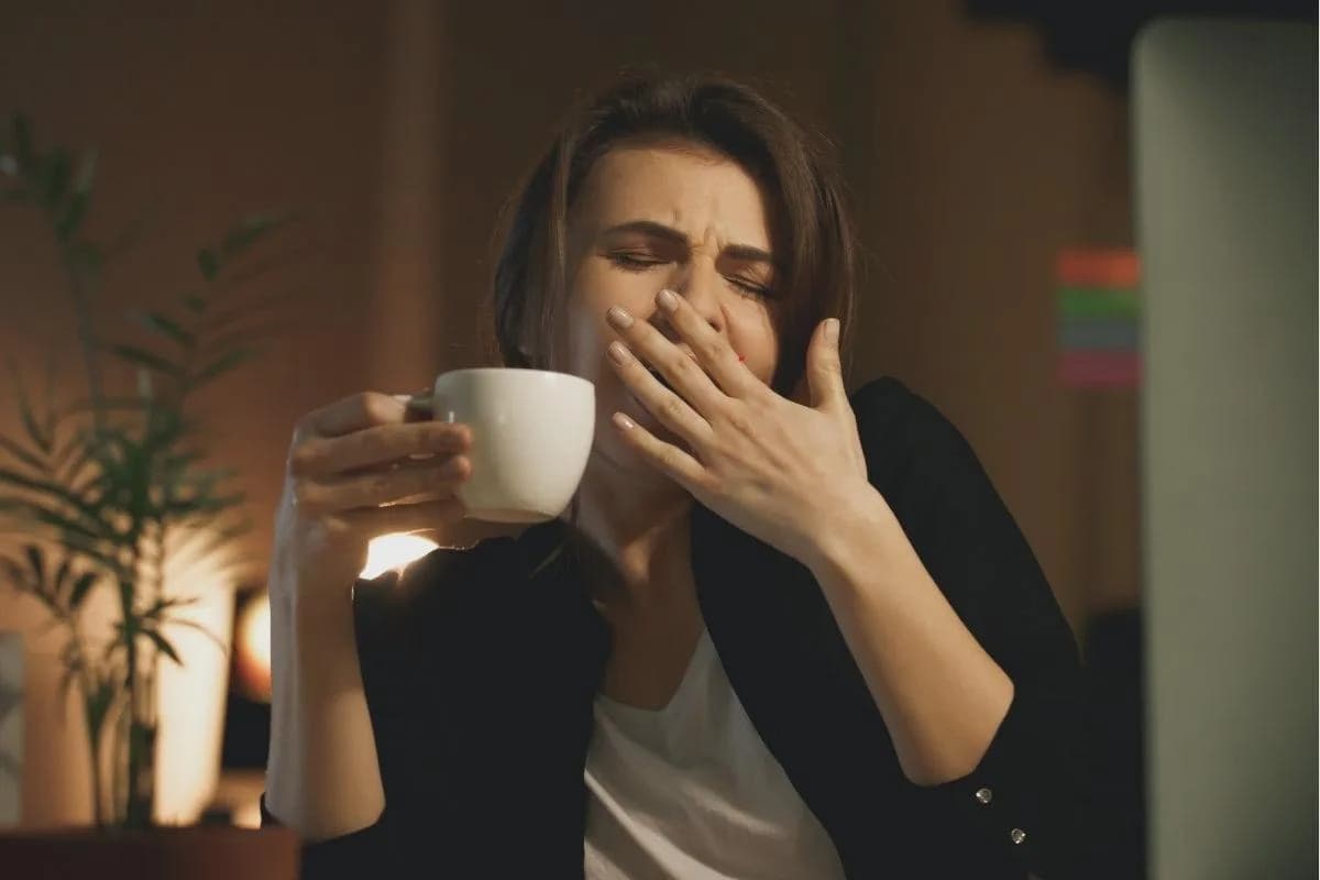 بۆ خەوێکی باشتر، ئاگاداری کاتی خواردنەوەی قاوە بە
