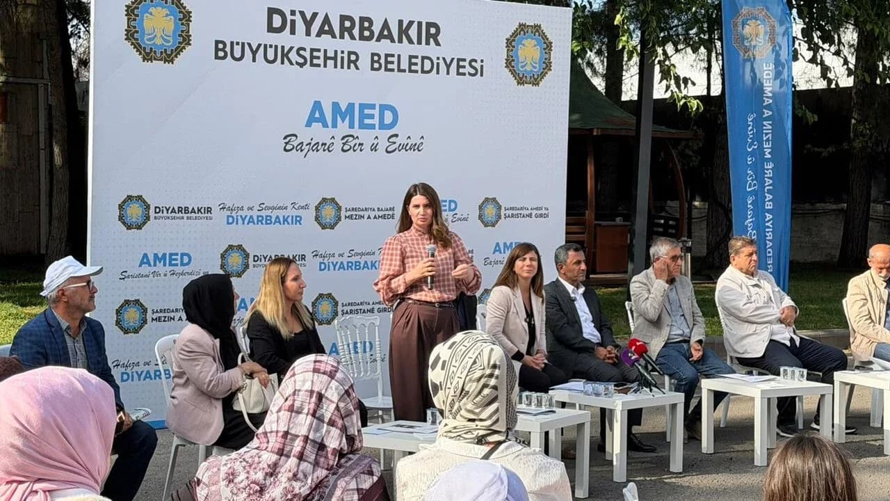 Şaredariya Amedê rastiya bajêr eşkere kir: Ji bo karekî bi hezaran kes di dorê de ne