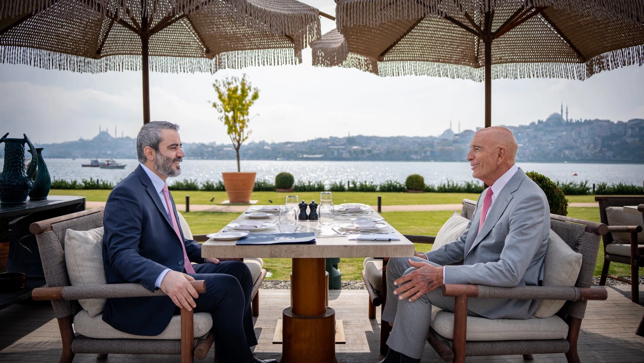 Suriye Dışişleri Bakanı Şeybani, ABD'li Temsilci Tom Barrack'la İstanbul'da görüştü
