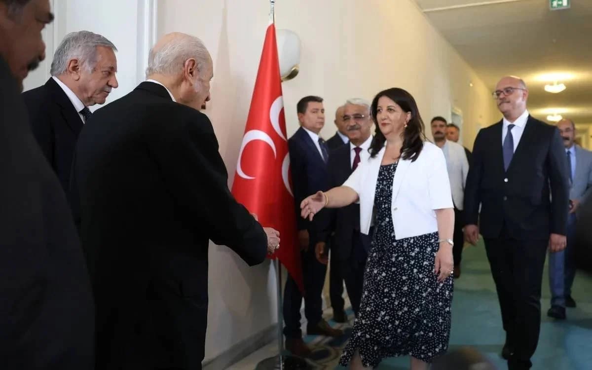 Heyeta Îmraliyê bi Bahçelî re civiya